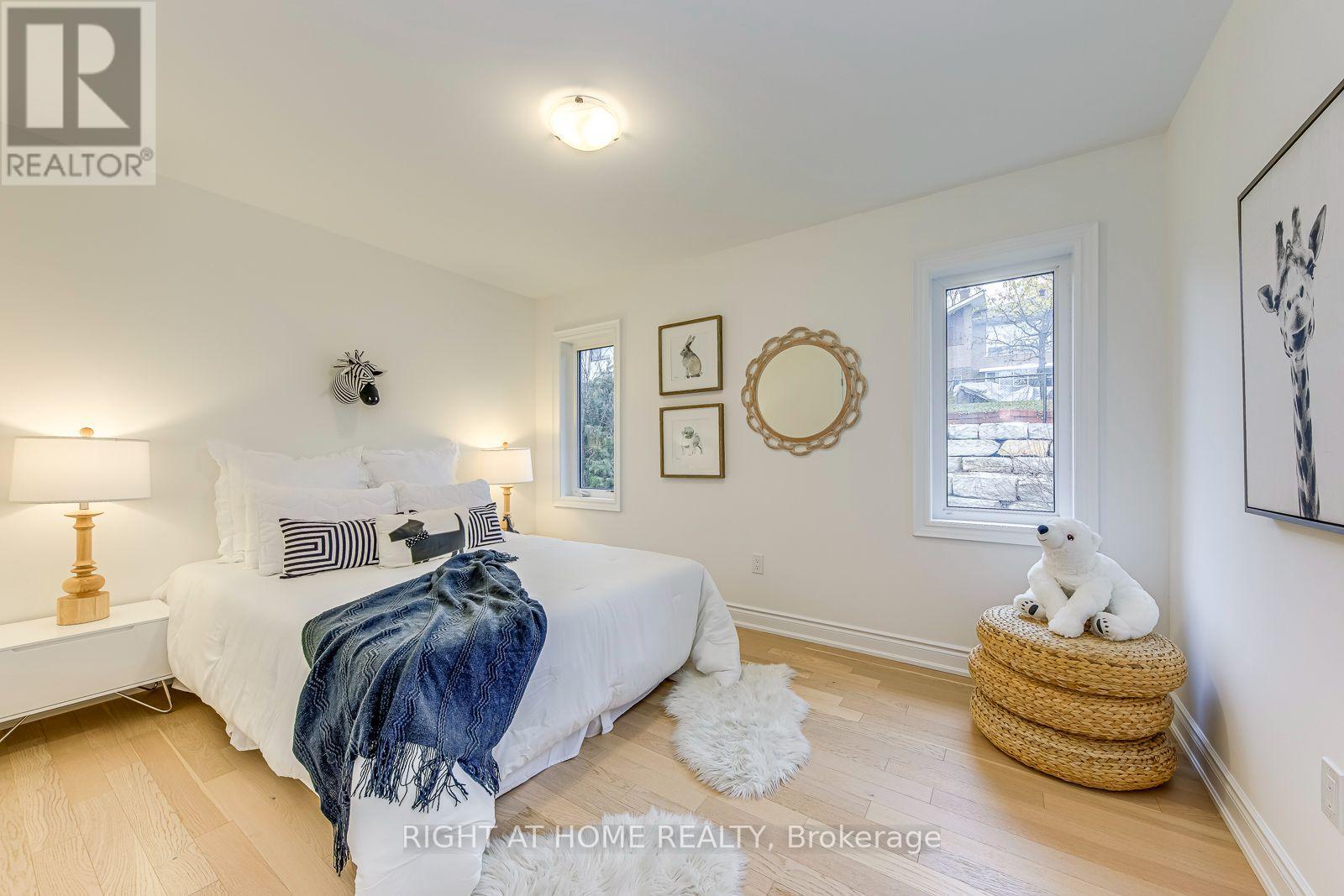 2575 Islington Avenue, Toronto, Ontario  M9V 4A2 - Photo 32 - W13670062
