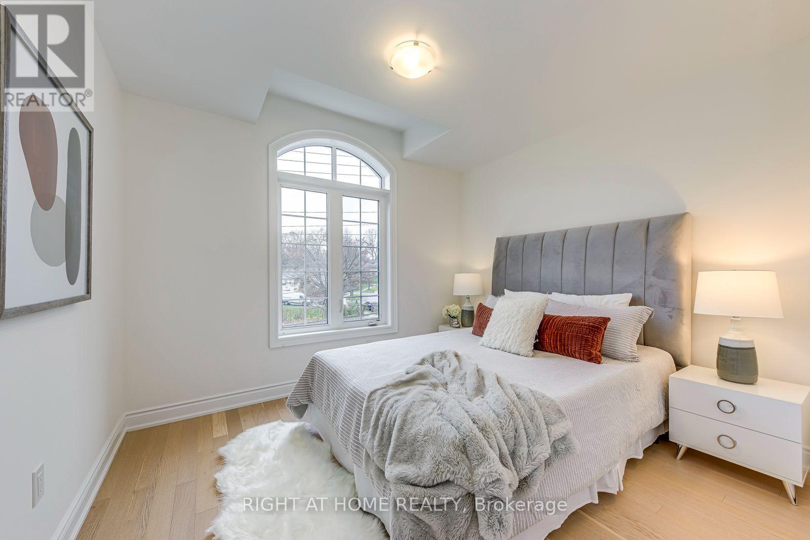 2575 Islington Avenue, Toronto, Ontario  M9V 4A2 - Photo 34 - W13670062