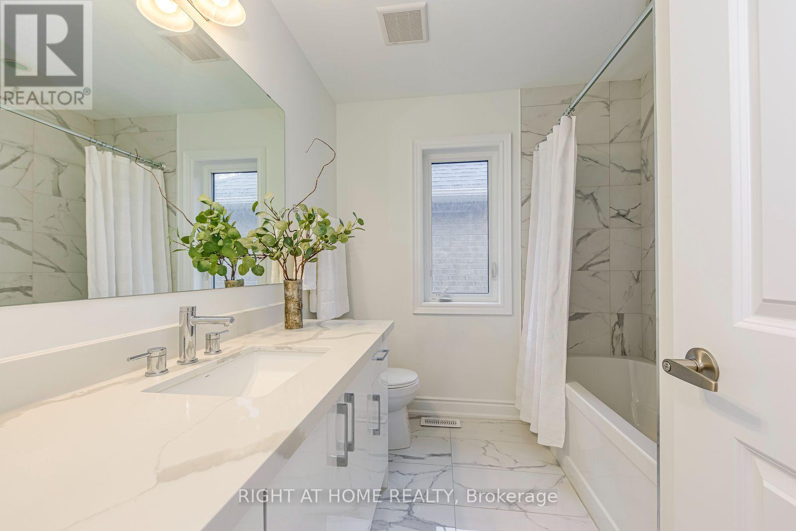 2575 Islington Avenue, Toronto, Ontario  M9V 4A2 - Photo 36 - W13670062