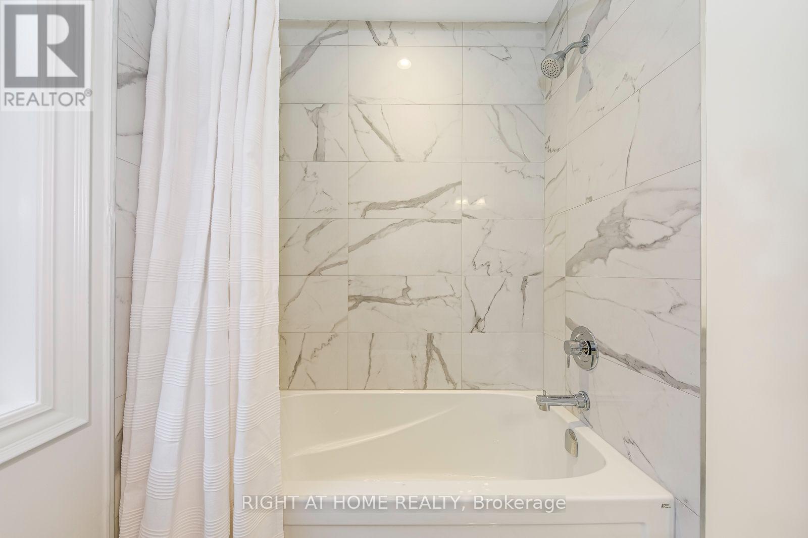 2575 Islington Avenue, Toronto, Ontario  M9V 4A2 - Photo 37 - W13670062