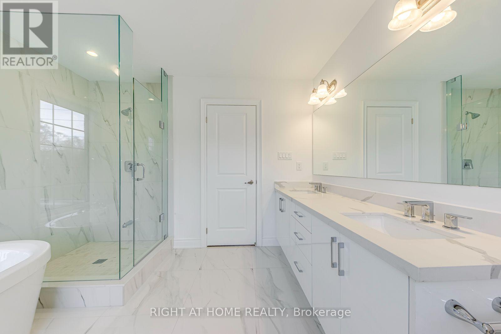 2579 Islington Avenue, Toronto, Ontario  M9V 4A2 - Photo 27 - W13670064