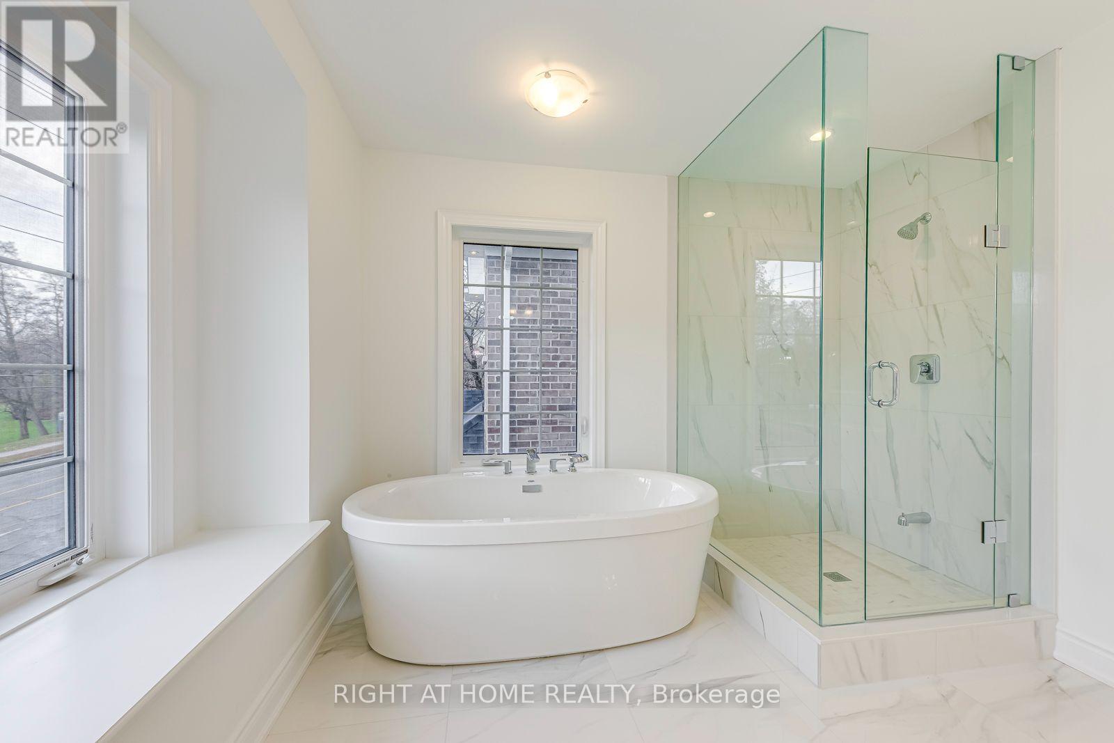 2579 Islington Avenue, Toronto, Ontario  M9V 4A2 - Photo 28 - W13670064