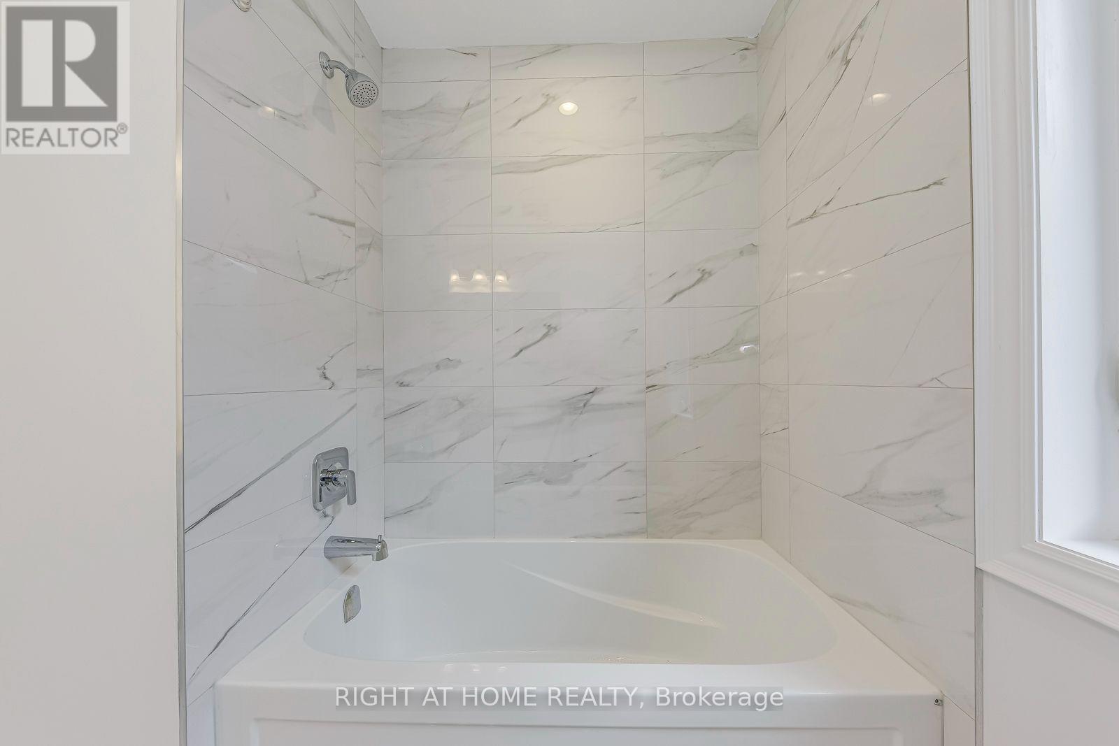 2579 Islington Avenue, Toronto, Ontario  M9V 4A2 - Photo 35 - W13670064