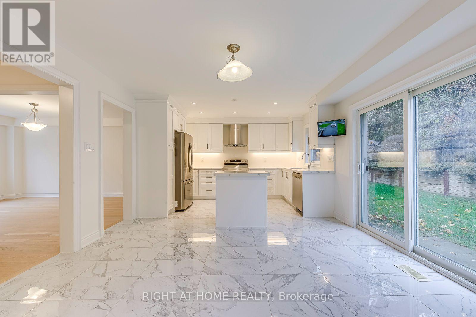 2577 Islington Avenue, Toronto, Ontario  M9V 4A2 - Photo 10 - W13670070