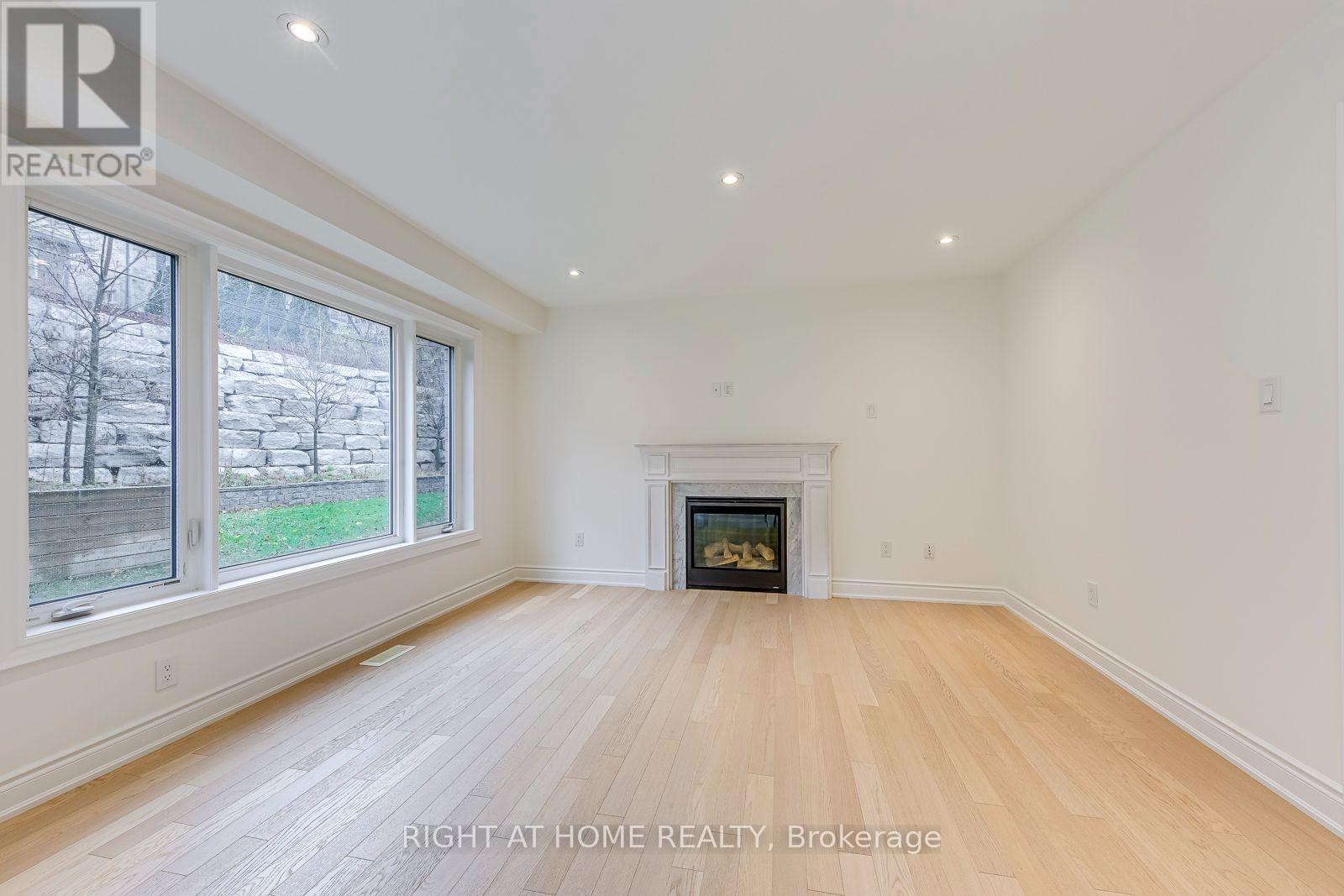 2577 Islington Avenue, Toronto, Ontario  M9V 4A2 - Photo 8 - W13670070
