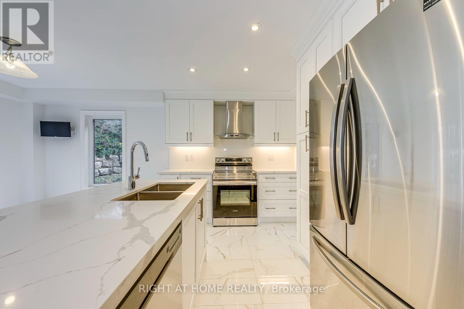 2581 Islington Avenue, Toronto, Ontario  M9V 4A2 - Photo 21 - W13670074