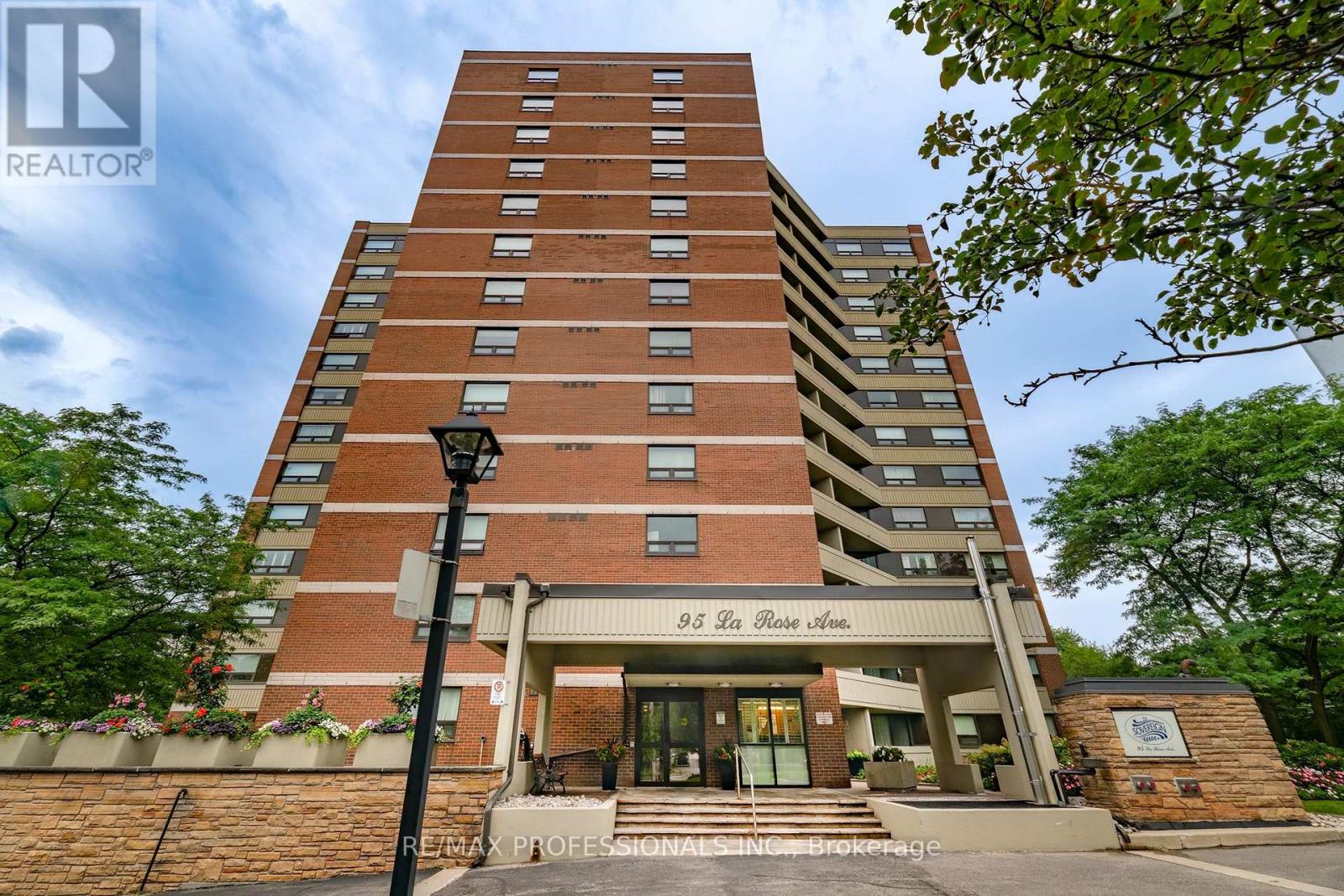 105 - 95 LA ROSE AVENUE, Toronto, Ontario
