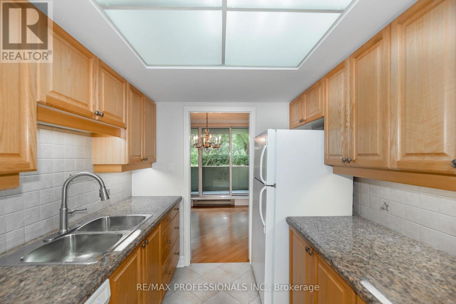105 - 95 La Rose Avenue, Toronto, Ontario  M9P 3T2 - Photo 12 - W13670090