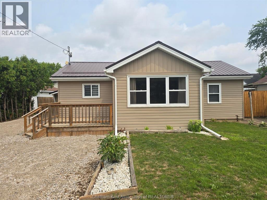 21031 Queen Street, Charing Cross, Ontario  N0P 1G0 - Photo 1 - 26019659