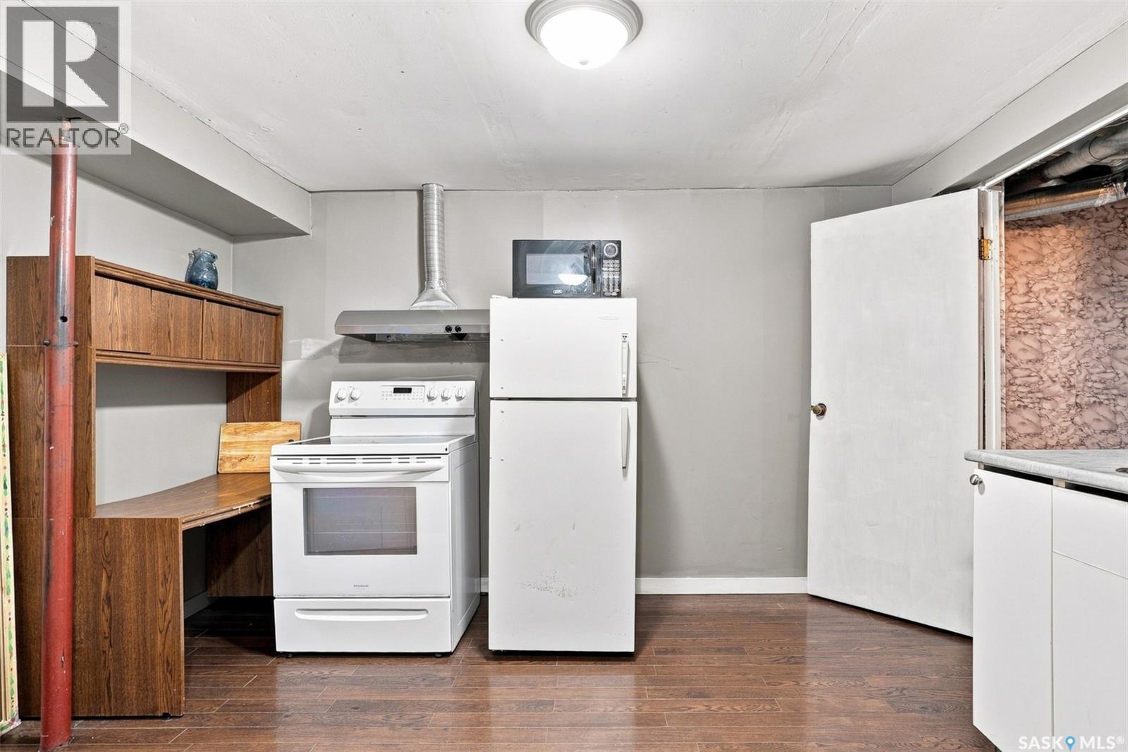 1539 B Avenue N, Saskatoon, Saskatchewan  S7L 1G9 - Photo 23 - SK045464