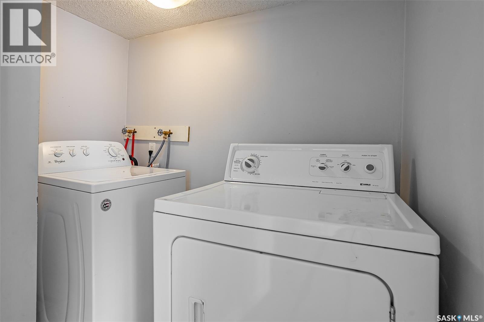 1539 B Avenue N, Saskatoon, Saskatchewan  S7L 1G9 - Photo 30 - SK045464