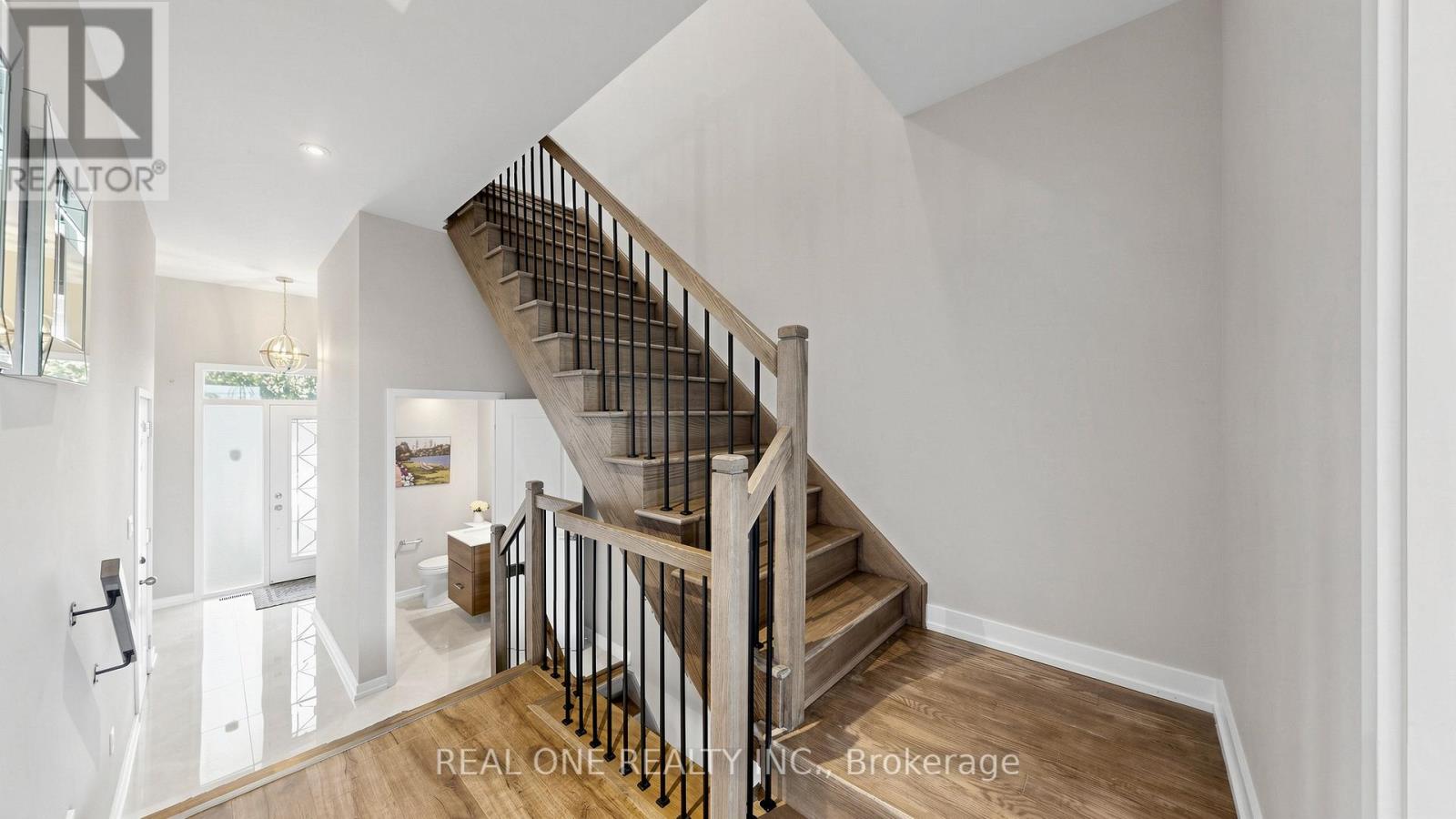 3151 Mintwood Circle, Oakville, Ontario  L6H 0N9 - Photo 4 - W13509906