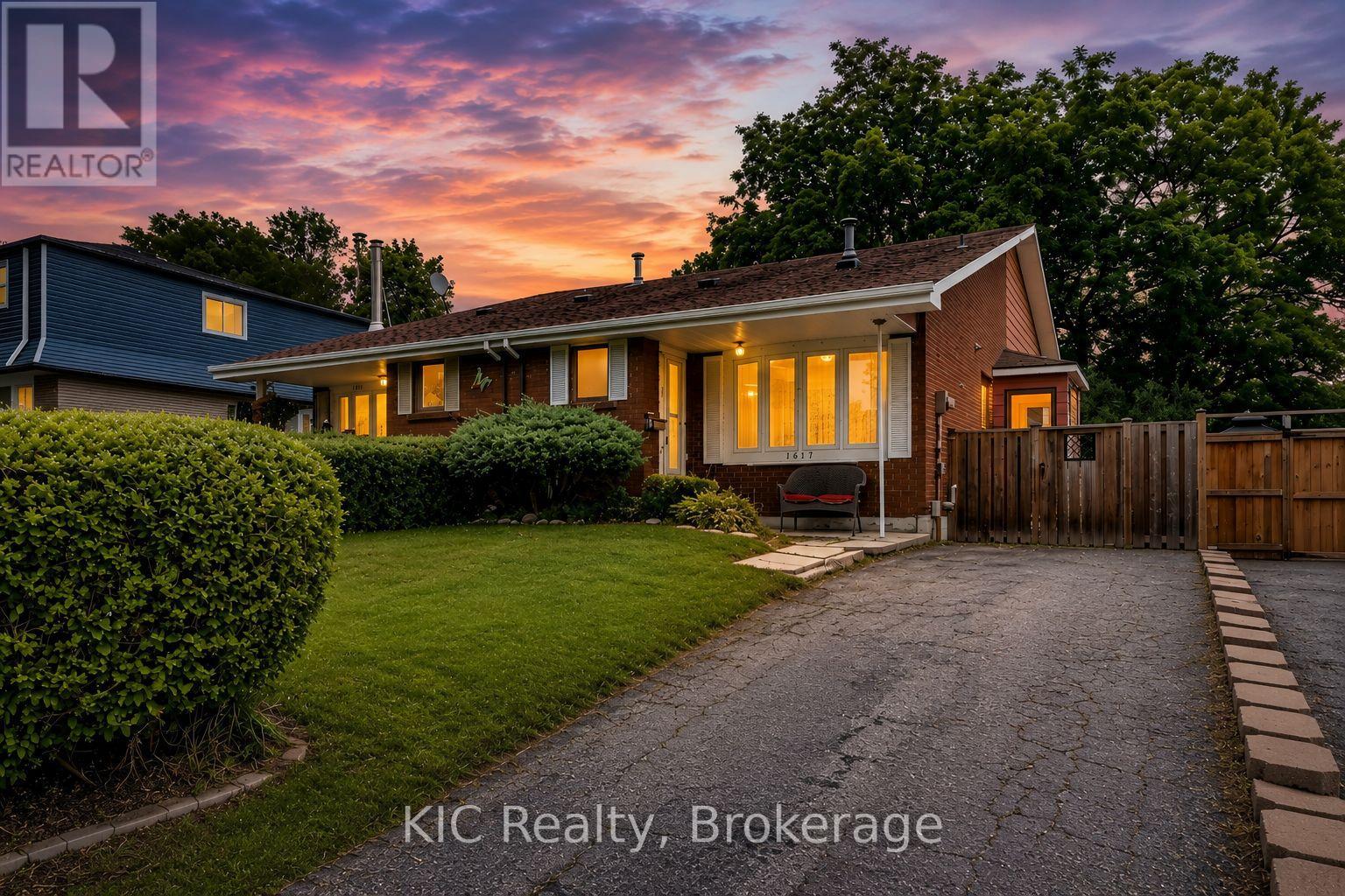 1151 VALLEY COURT, Oshawa, Ontario