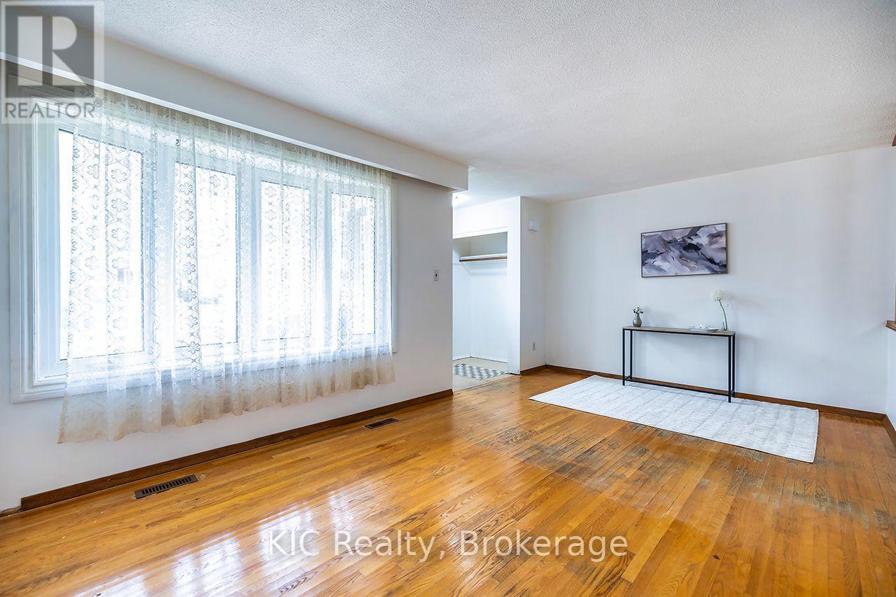 1151 Valley Court, Oshawa, Ontario  L1J 3M4 - Photo 6 - E13670242