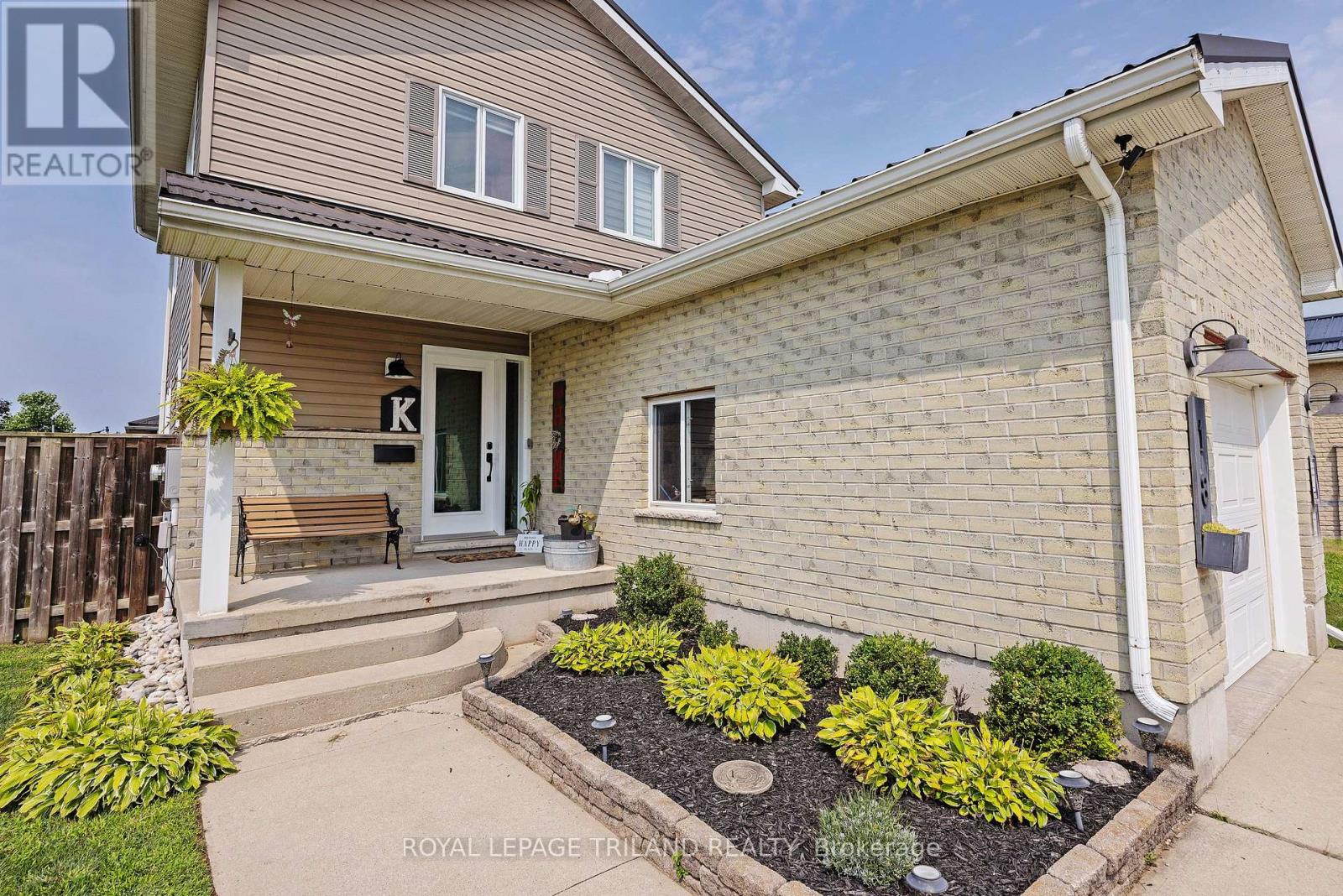 18 Tara Court, Aylmer, Ontario  N5H 0A1 - Photo 2 - X13670206