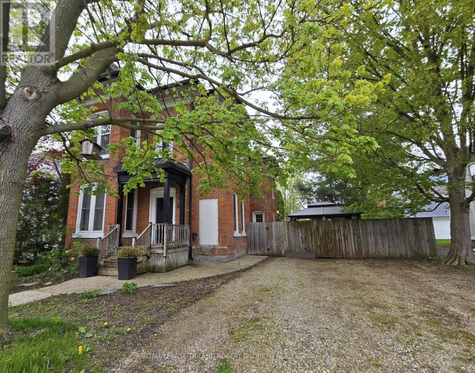 11 Maple Street W, Aylmer, Ontario  N5H 1B8 - Photo 2 - X13670226