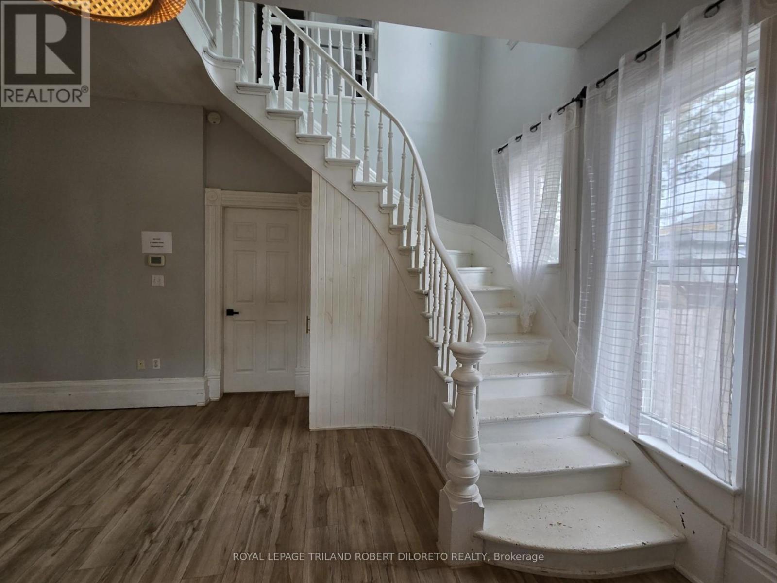 11 Maple Street W, Aylmer, Ontario  N5H 1B8 - Photo 9 - X13670226