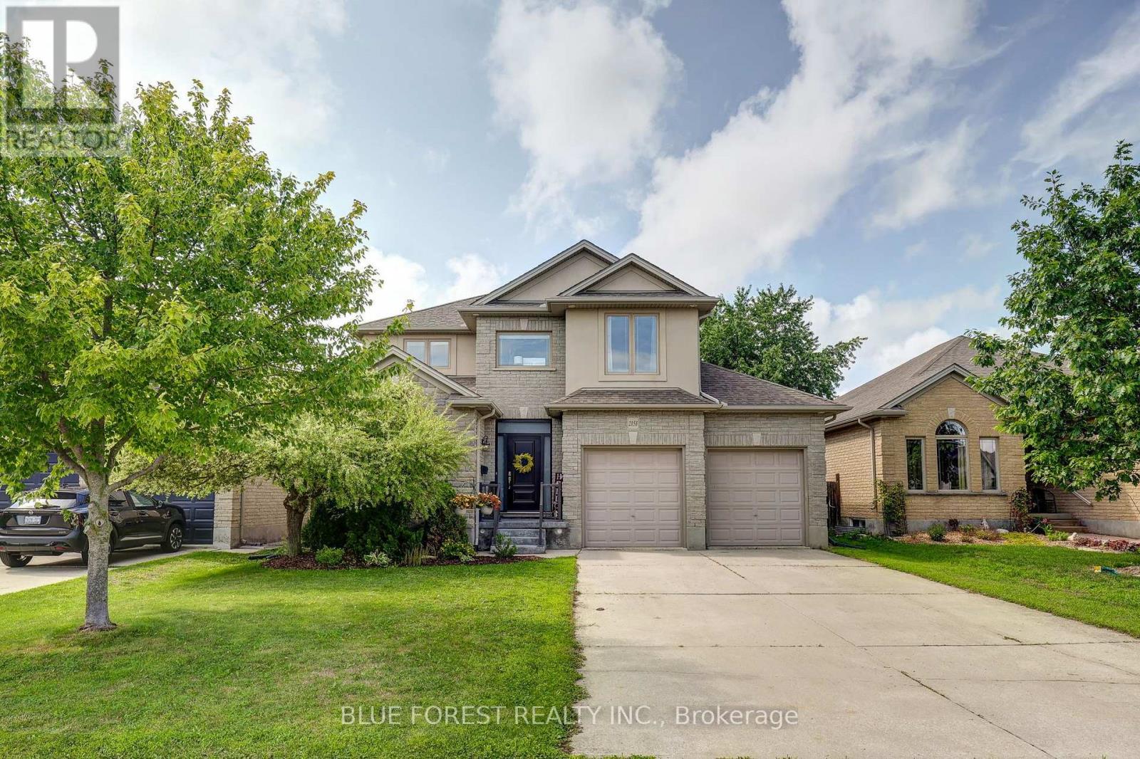 2058 WESTPOINT HEIGHTS, London South, Ontario