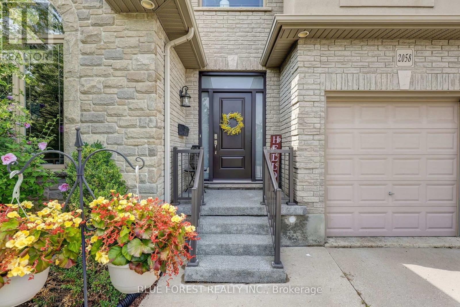 2058 Westpoint Heights, London South, Ontario  N6P 0A3 - Photo 3 - X13670268