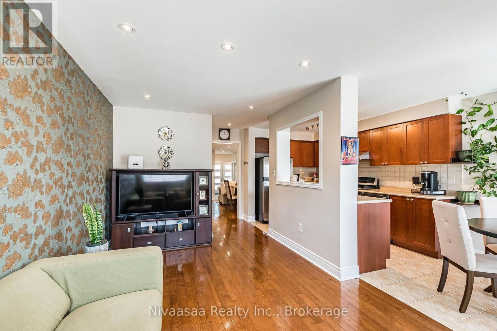 9 Parisian Road, Brampton, Ontario  L6P 2T1 - Photo 13 - W13670450