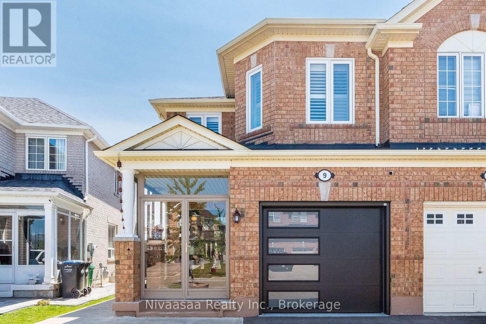 9 Parisian Road, Brampton, Ontario  L6P 2T1 - Photo 2 - W13670450