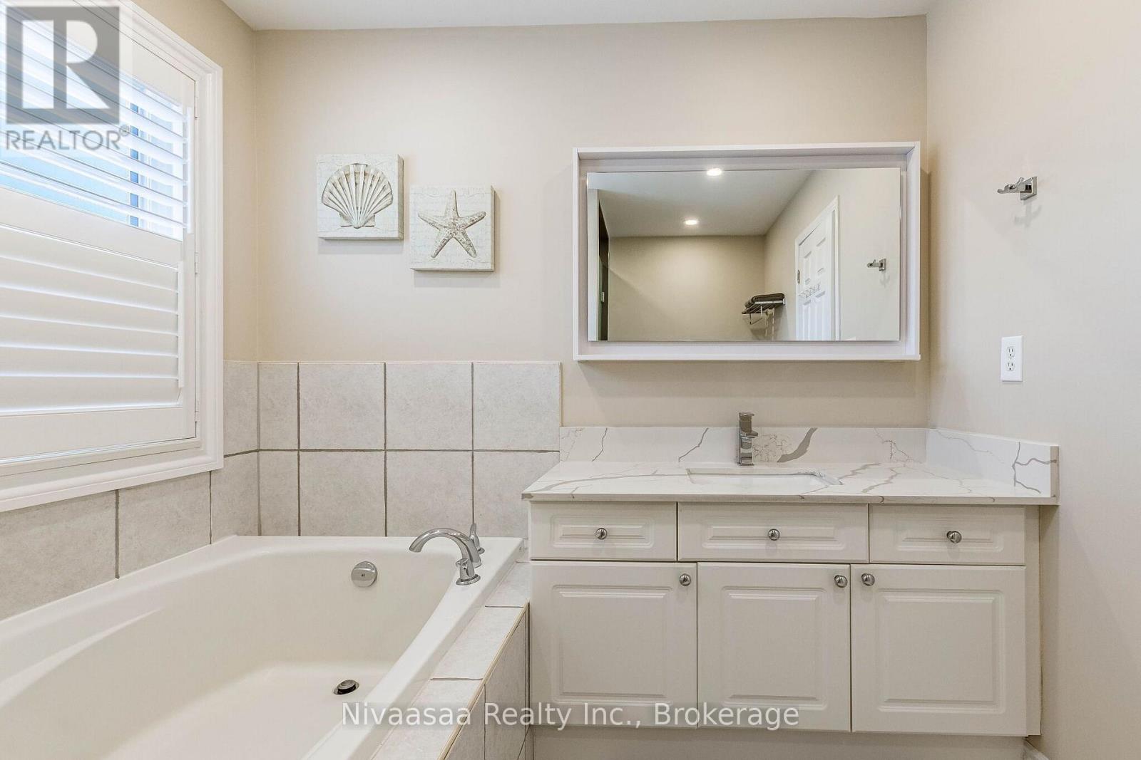 9 Parisian Road, Brampton, Ontario  L6P 2T1 - Photo 23 - W13670450