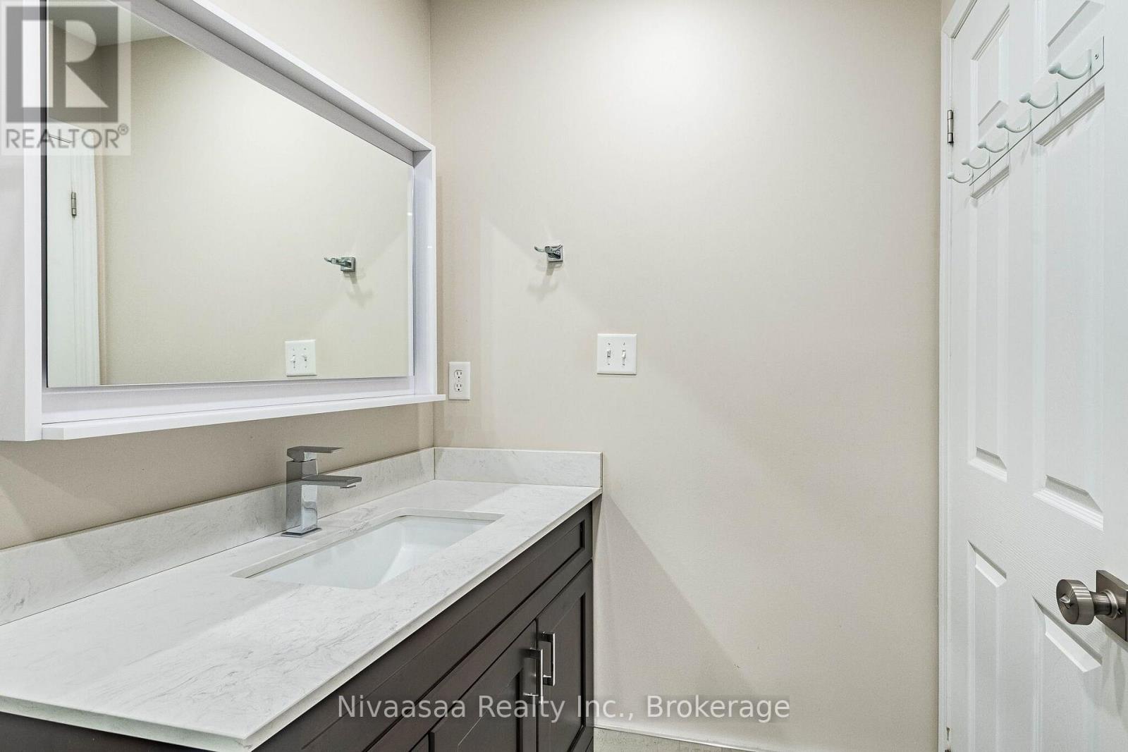 9 Parisian Road, Brampton, Ontario  L6P 2T1 - Photo 32 - W13670450