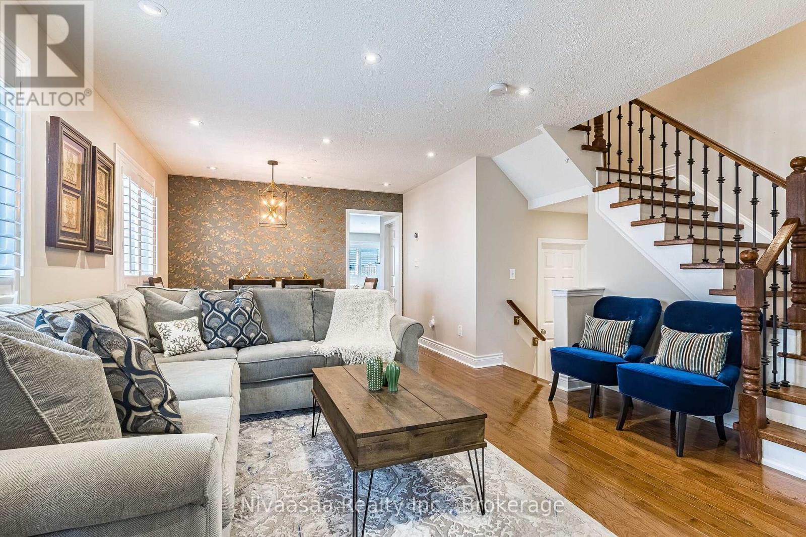 9 Parisian Road, Brampton, Ontario  L6P 2T1 - Photo 7 - W13670450