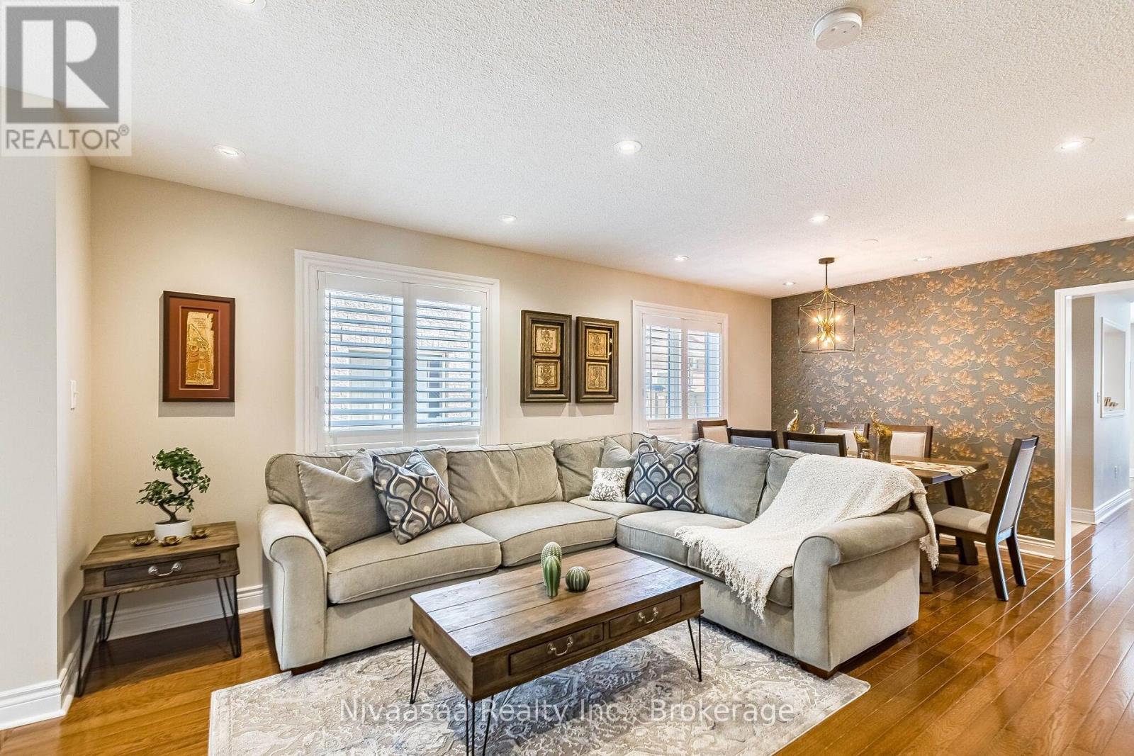 9 Parisian Road, Brampton, Ontario  L6P 2T1 - Photo 8 - W13670450