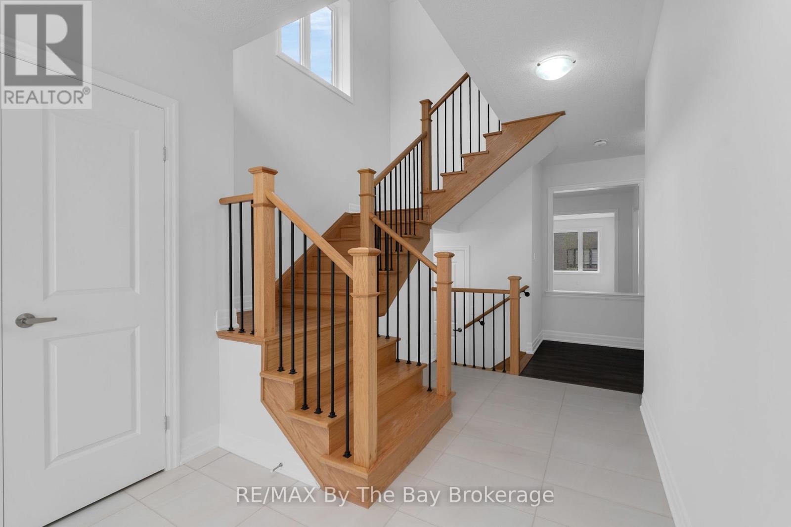 48 Del Ray Crescent, Wasaga Beach, Ontario  L9Z 0N8 - Photo 3 - S13670182
