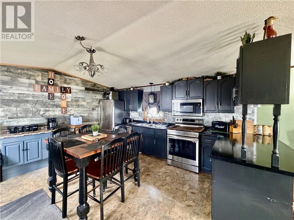 103 Corbin Avenue, Wahnapitae, Ontario  P0M 3C0 - Photo 3 - 2129766