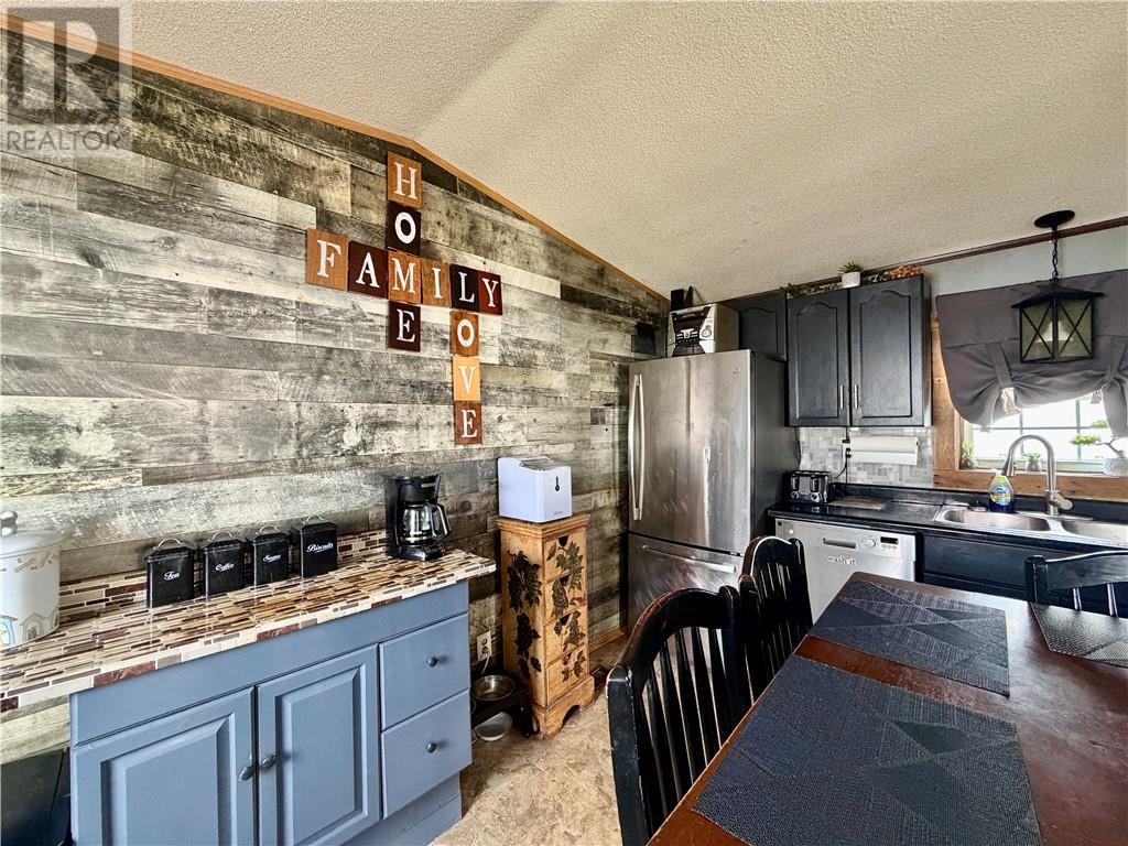 103 Corbin Avenue, Wahnapitae, Ontario  P0M 3C0 - Photo 5 - 2129766