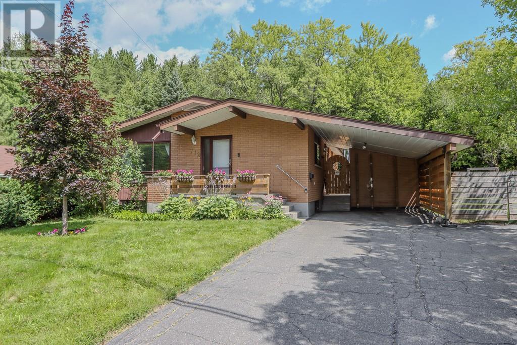 712 Burton Avenue, Sudbury, Ontario  P3C 4L2 - Photo 1 - 2129763
