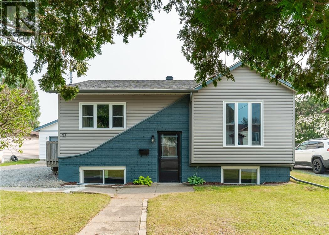 17 Sycamore Street, Chelmsford, Ontario  P0M 1L0 - Photo 1 - 2129755