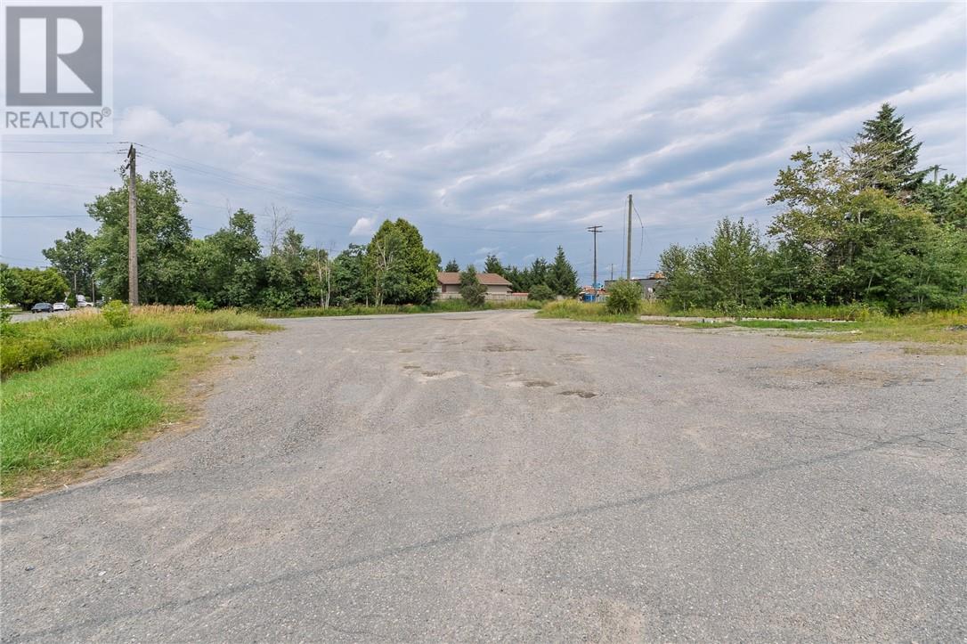 1642 Main, Val Caron, Ontario  P3N 1R8 - Photo 7 - 2129746