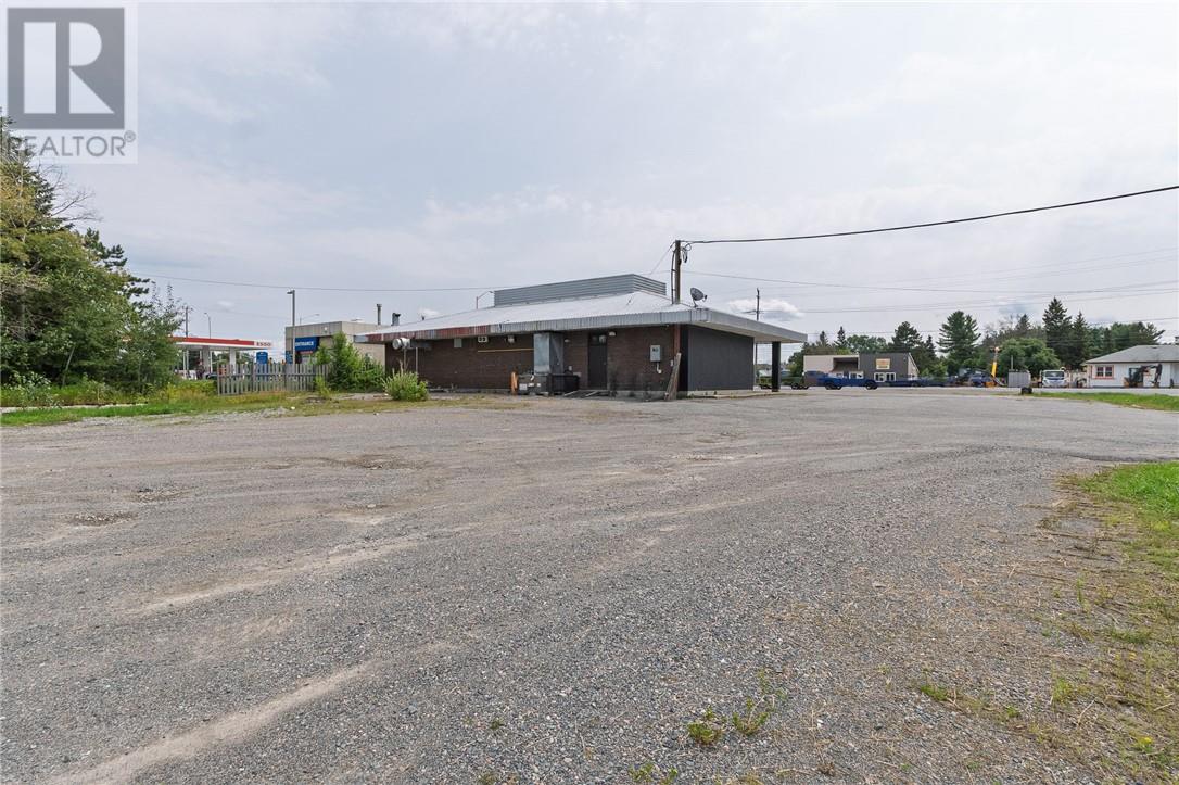 1642 Main, Val Caron, Ontario  P3N 1R8 - Photo 8 - 2129746