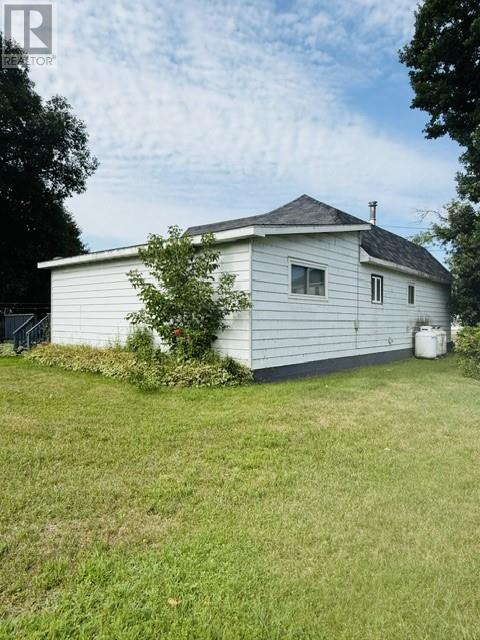 290 Second St N, Massey, Ontario  P0P 1P0 - Photo 4 - 2129732