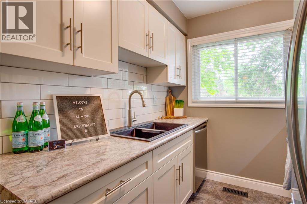 206 Green Valley Drive Unit# 32, Kitchener, Ontario  N2P 1G9 - Photo 8 - 40854545