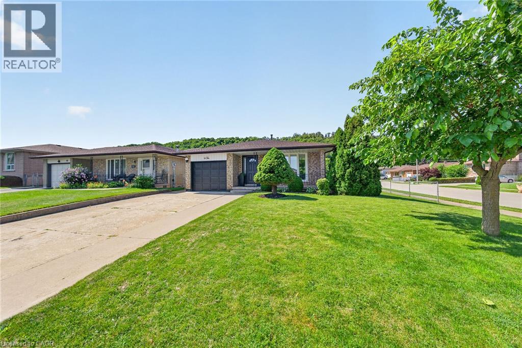 10 Glen Cannon Drive, Stoney Creek, Ontario  L8G 2Z7 - Photo 4 - 40854694