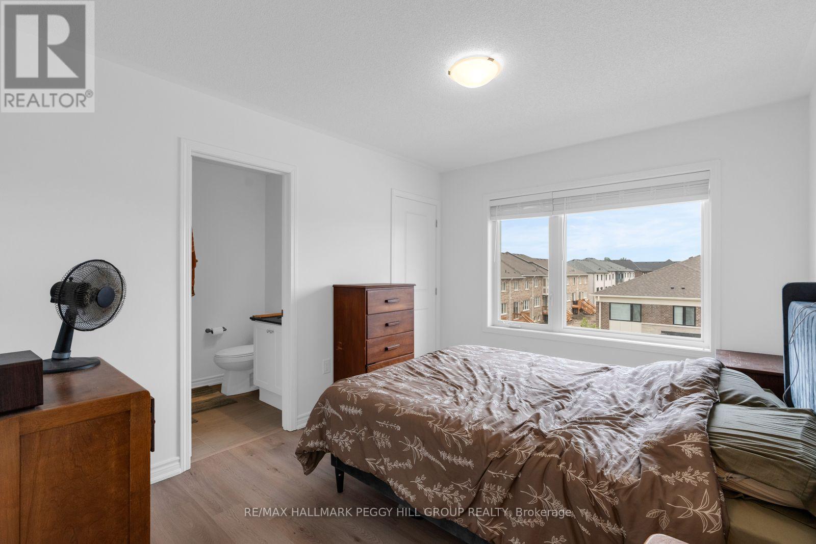 82 Yorkshire Drive, Barrie, Ontario  L9J 1B5 - Photo 10 - S13670412