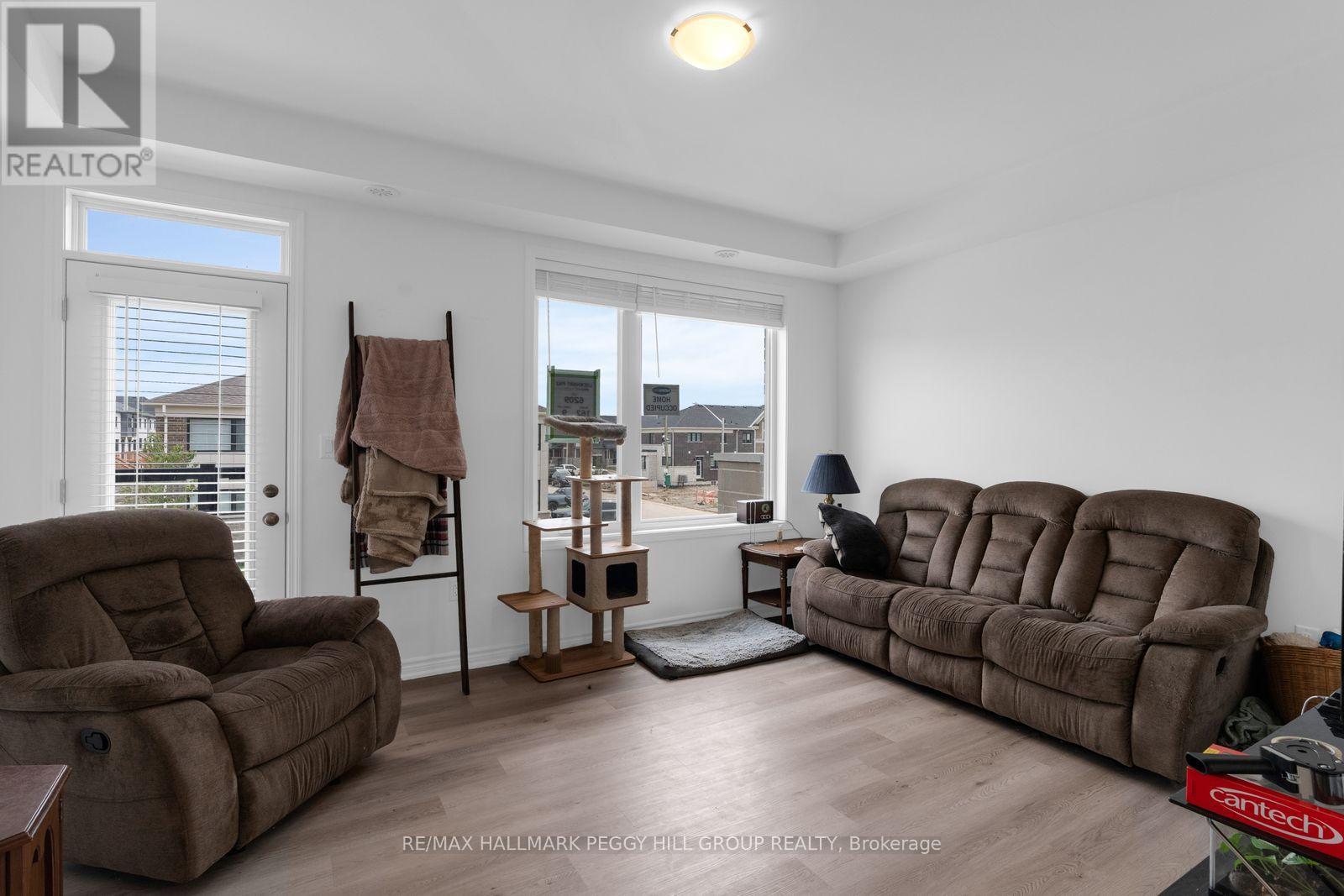 82 Yorkshire Drive, Barrie, Ontario  L9J 1B5 - Photo 6 - S13670412