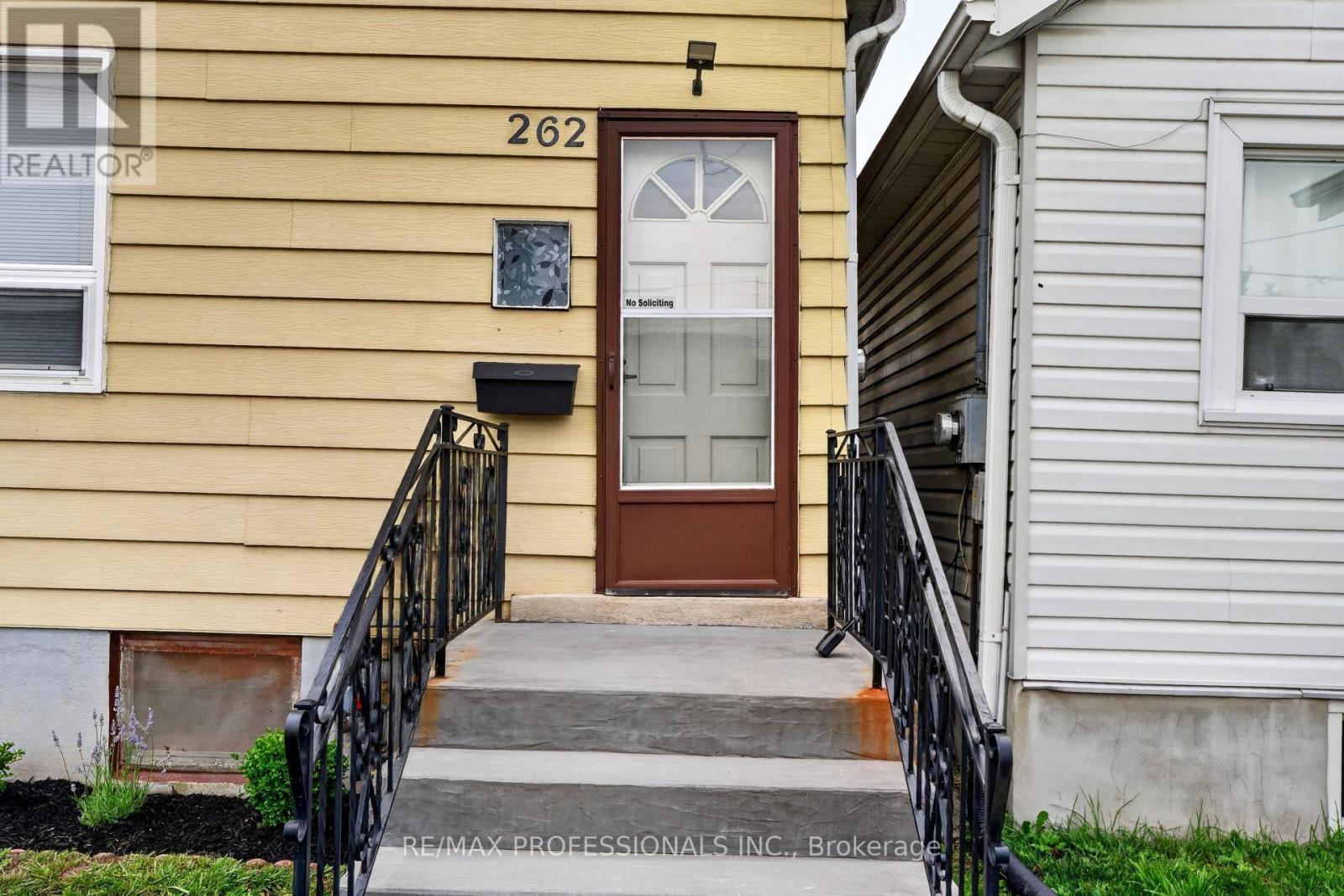 262 Melrose Street, Toronto, Ontario  M8Z 1G6 - Photo 4 - W13670212