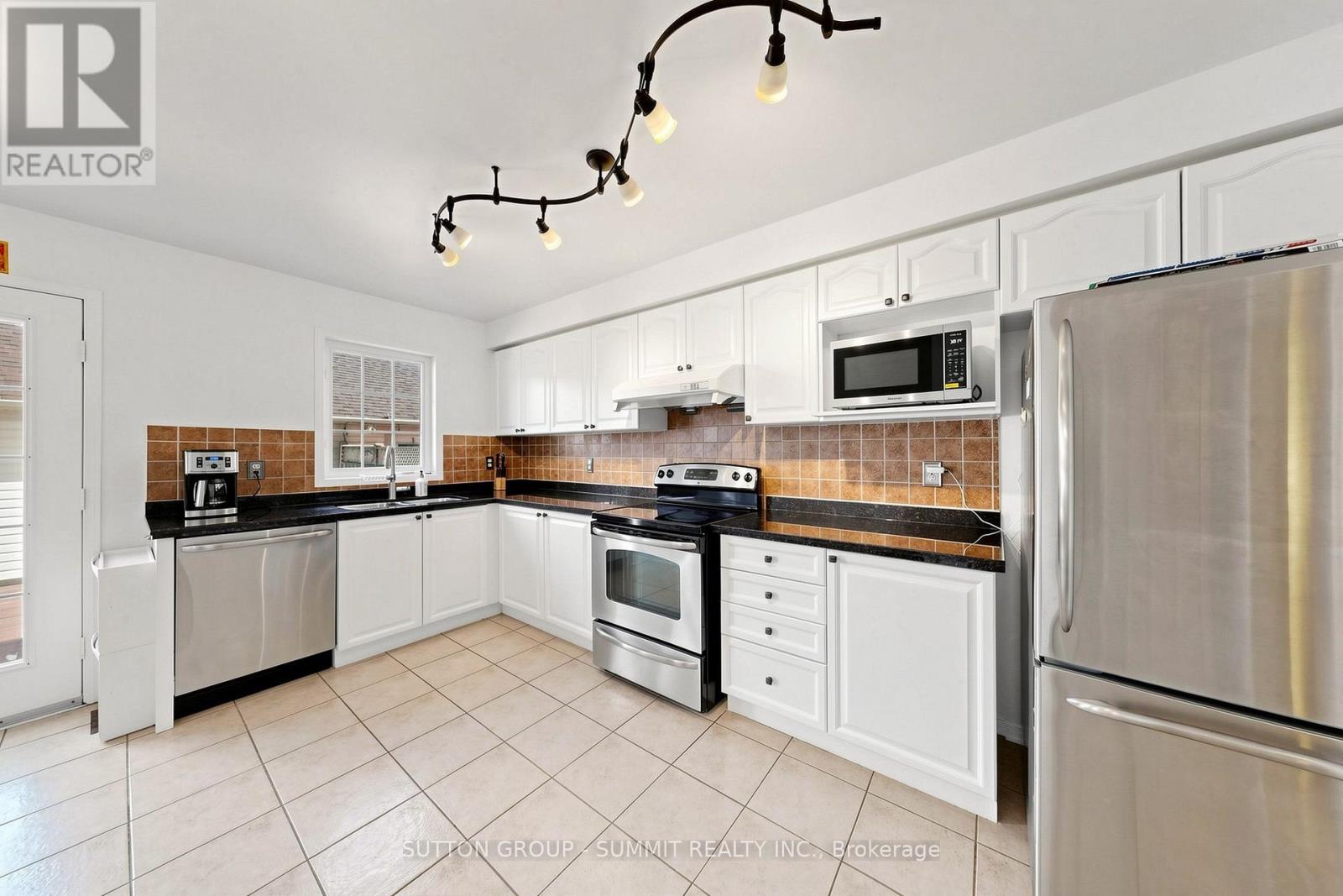 141 Gatwick Drive, Oakville, Ontario  L6H 6T7 - Photo 10 - W13670320