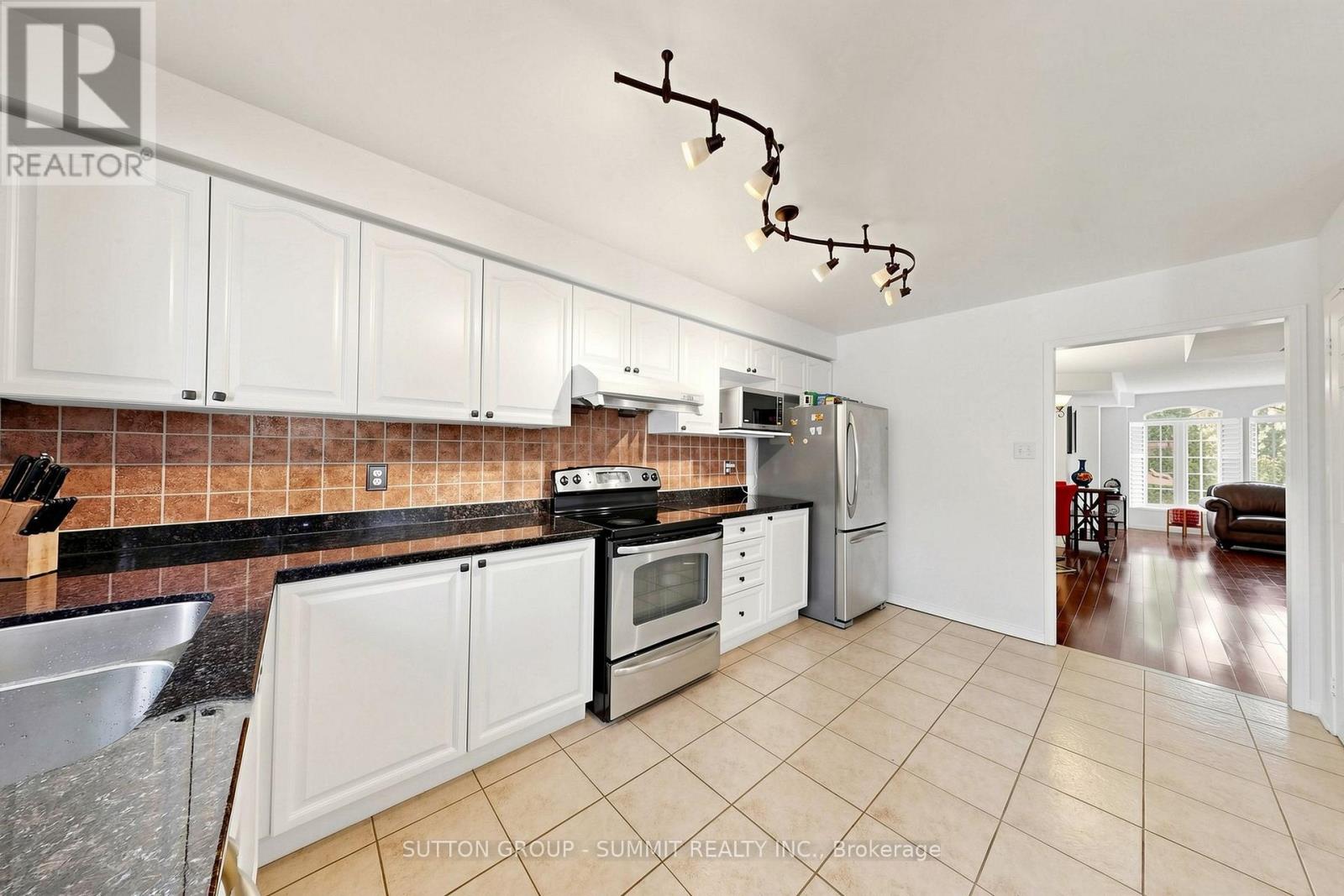 141 Gatwick Drive, Oakville, Ontario  L6H 6T7 - Photo 12 - W13670320