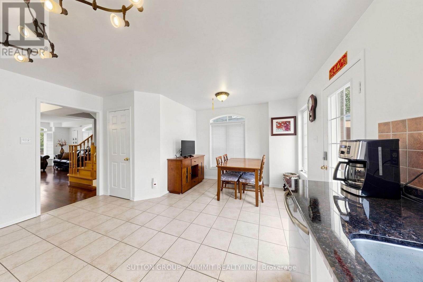 141 Gatwick Drive, Oakville, Ontario  L6H 6T7 - Photo 13 - W13670320