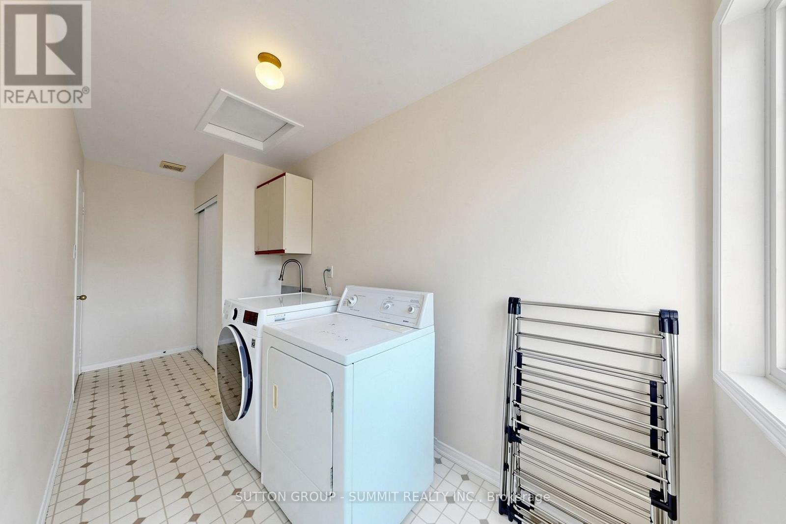 141 Gatwick Drive, Oakville, Ontario  L6H 6T7 - Photo 24 - W13670320