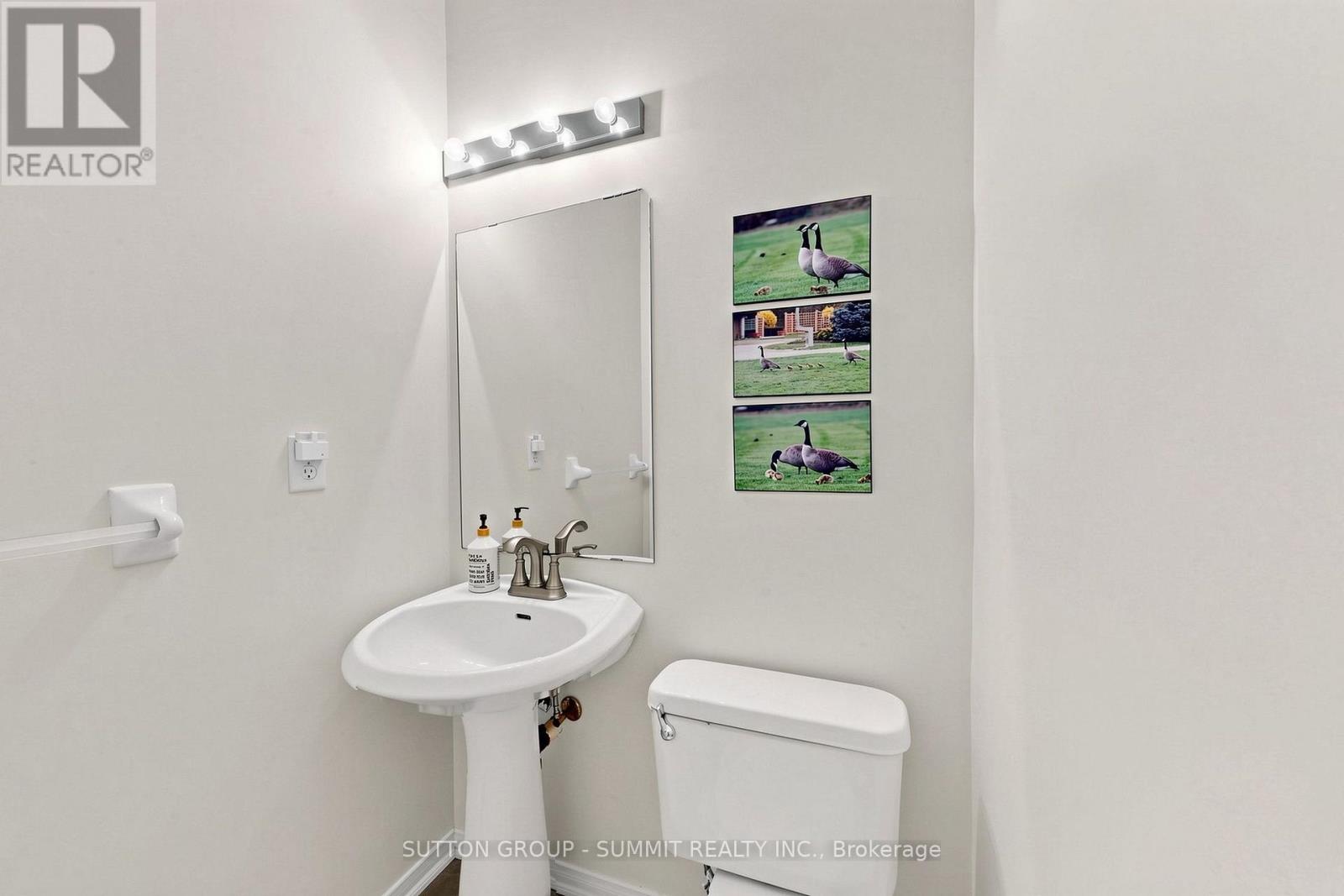 141 Gatwick Drive, Oakville, Ontario  L6H 6T7 - Photo 8 - W13670320