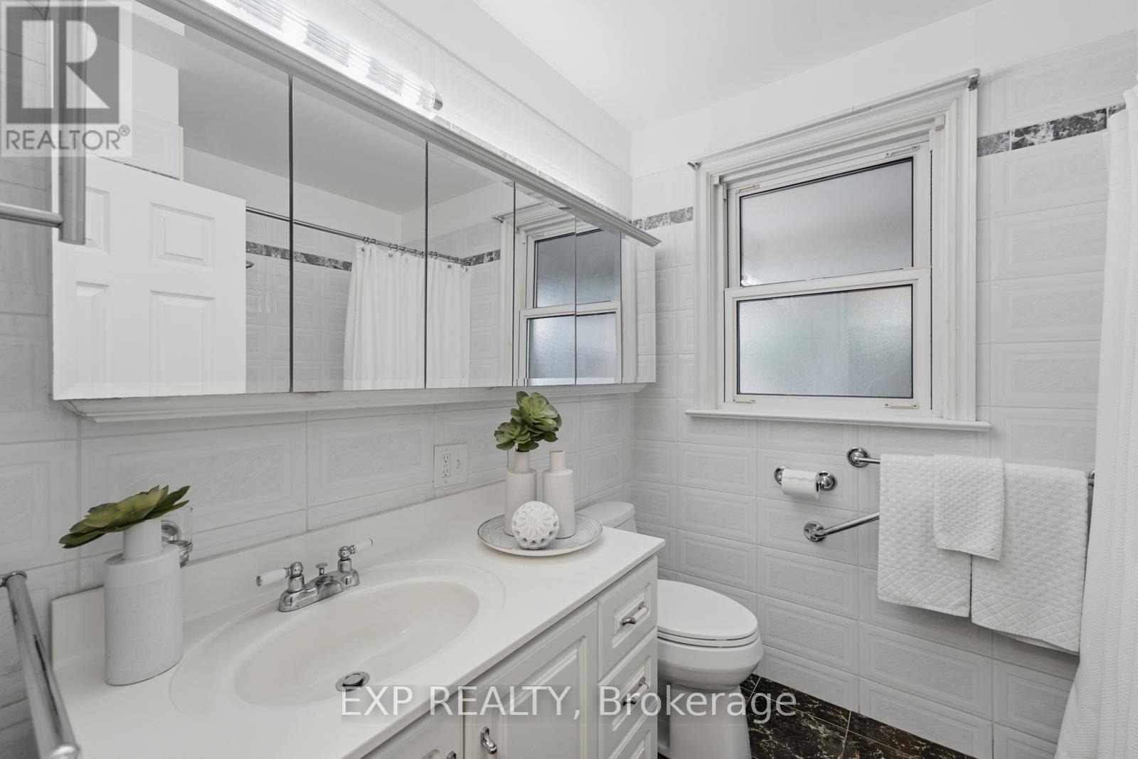 57 Riverhead Drive, Toronto, Ontario  M9W 4G3 - Photo 21 - W13670334