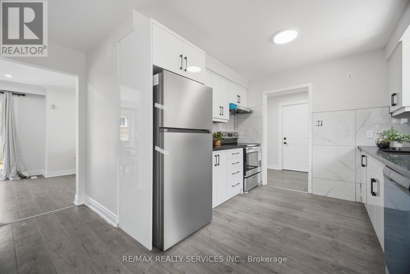 7493 Netherwood Road, Mississauga, Ontario  L4T 2N7 - Photo 12 - W13670358