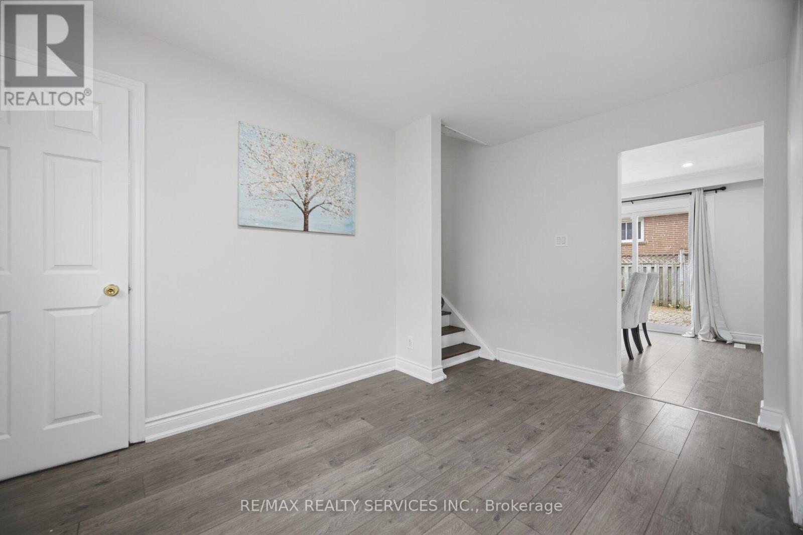 7493 Netherwood Road, Mississauga, Ontario  L4T 2N7 - Photo 19 - W13670358